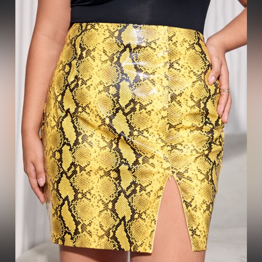 Plus Yellow Snakeskin Print Slit Skirt